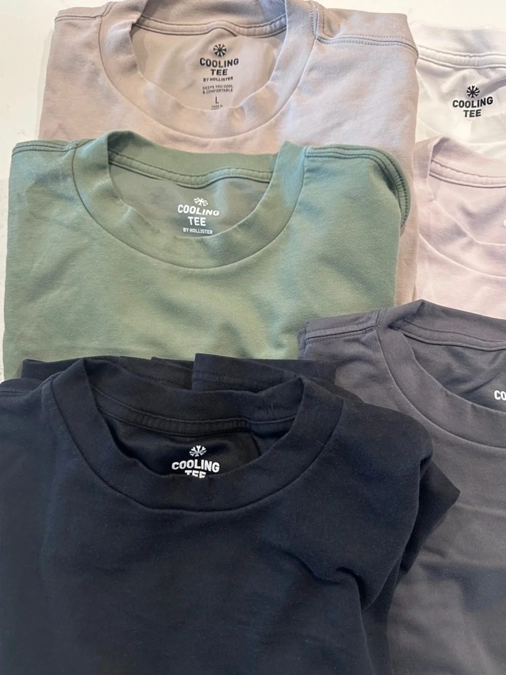 Bundle of 6 Hollister Men’s Crewneck Short Sleeve Cooling Tees - Picture 2 of 6